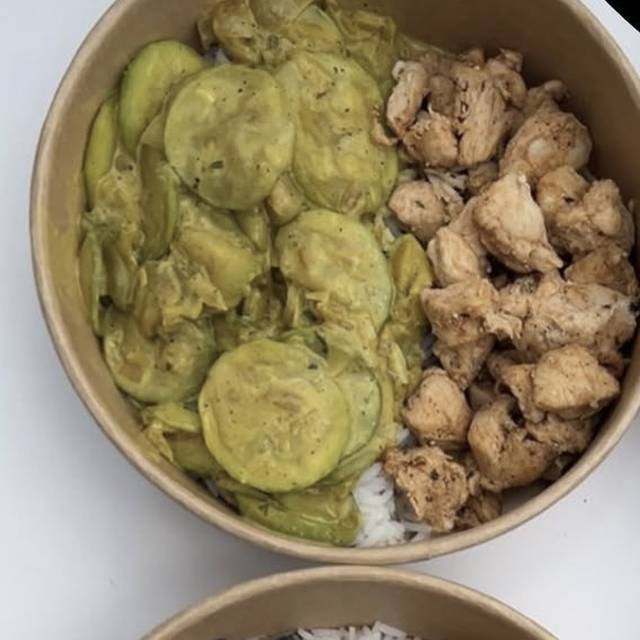 Poulet, courgettes au curry